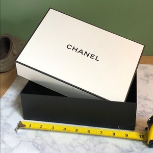 CHANEL wallet box